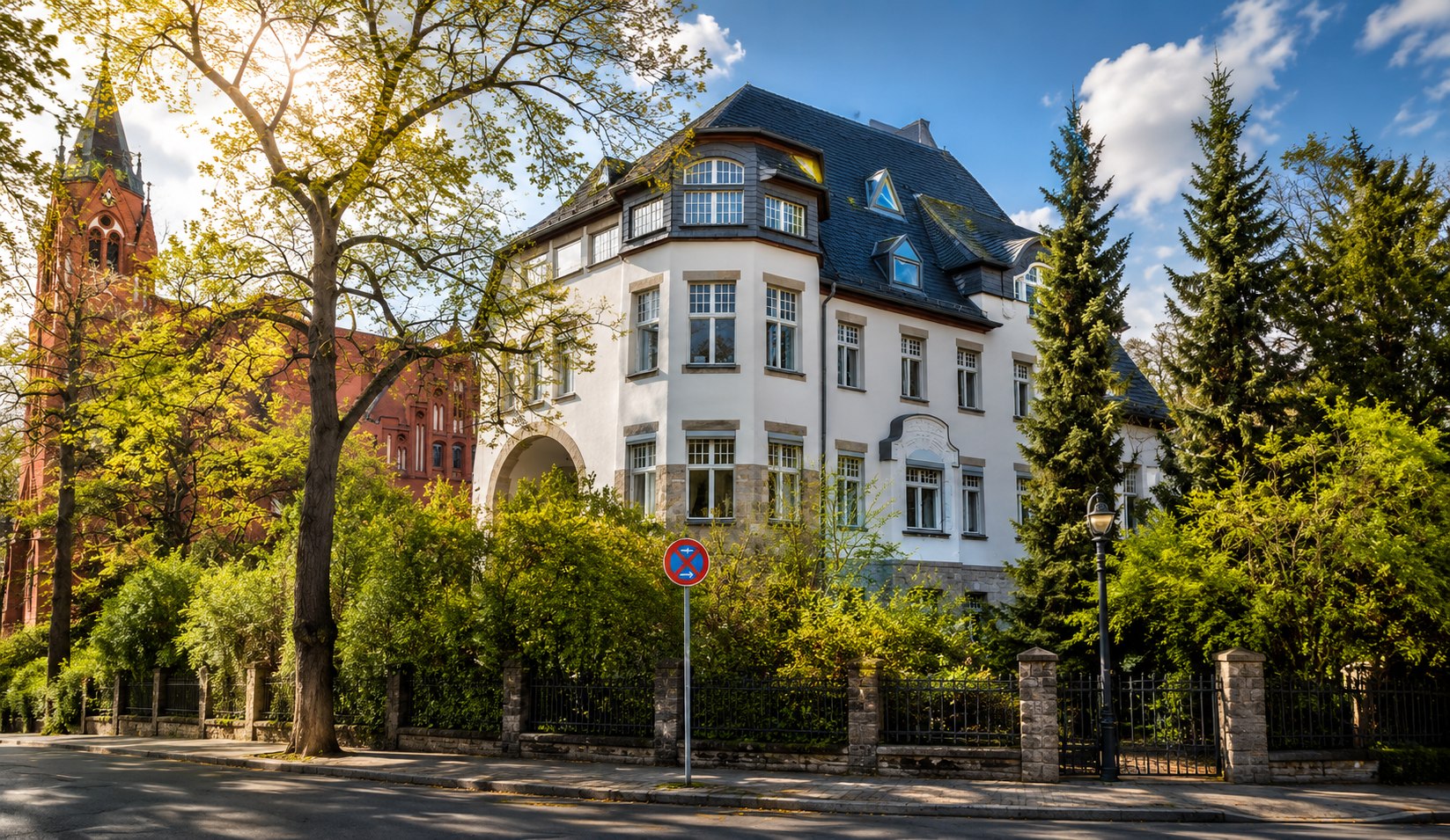 Praxisgebäude der MKG Berlin, Kirchstraße 2 in Berlin-Zehlendorf